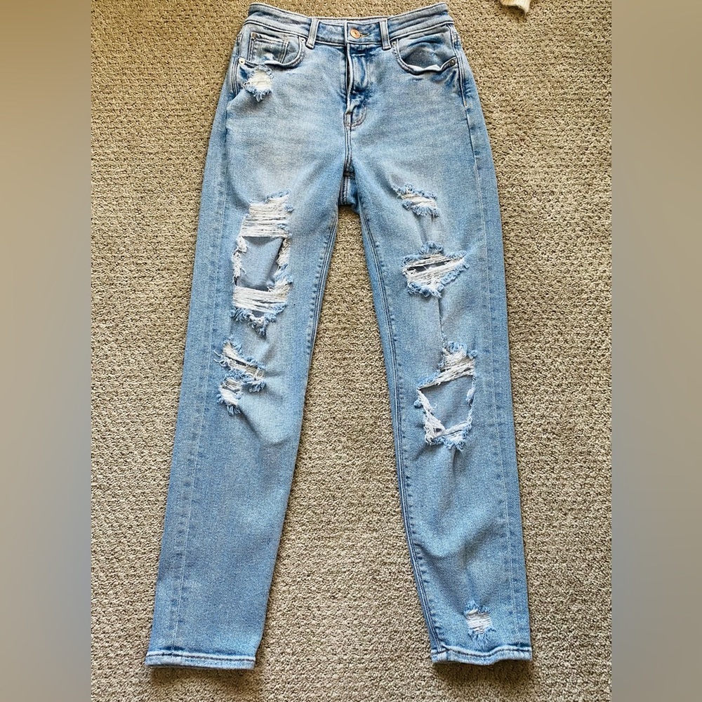 American Eagle High Waisted Mom Jeans